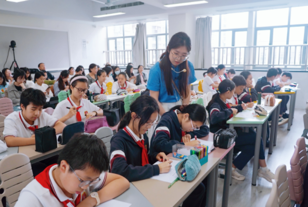 高水平校园职业安排“三组长”制围绕教育要害要素进行体系变